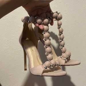 Brand new miss Lola heels size 5 1/2